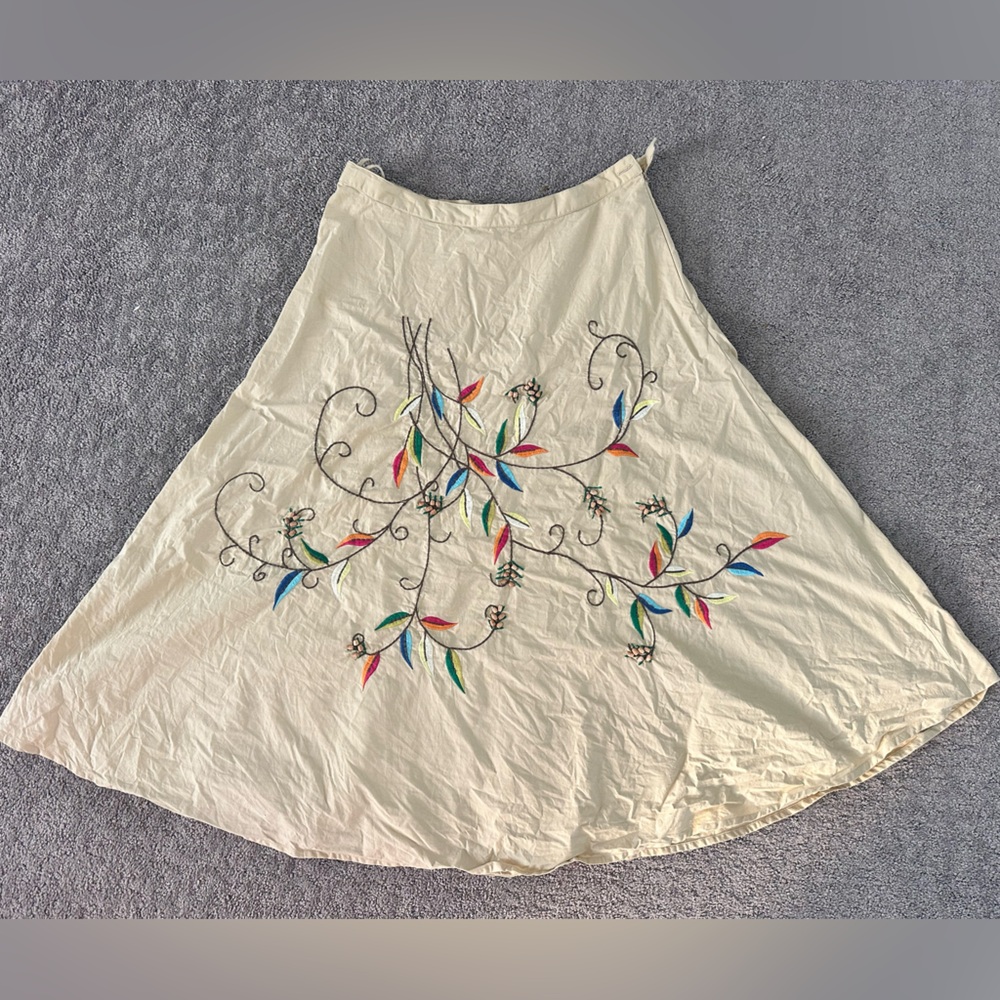 Women’s size 10 skirt by Soho COMPAGNIE. Beige with leaf pattern and beads